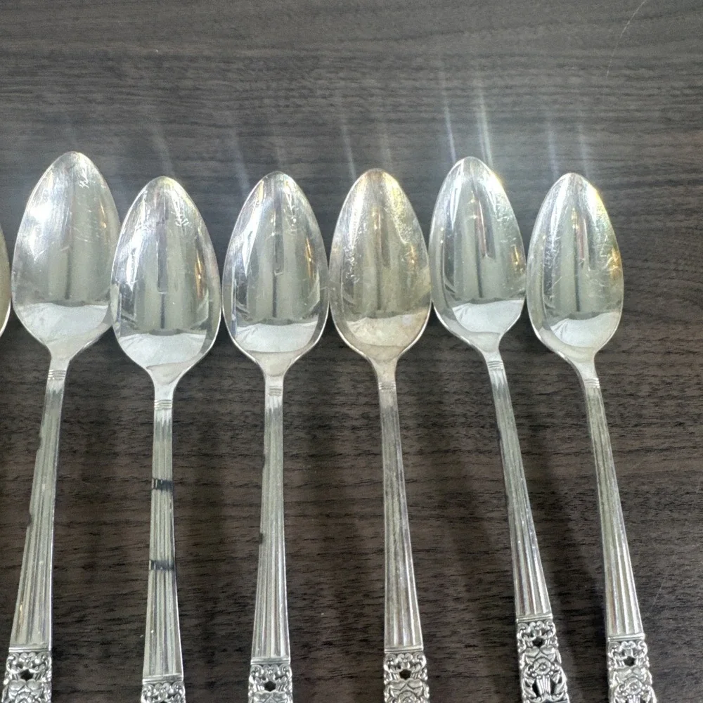 8 Vintage 1936 ONEIDA COMMUNITY CORONATION‎  7 1/4 inch silverplate dinner spoon